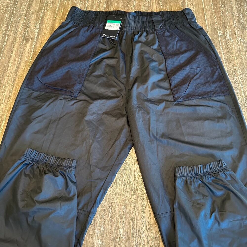 NWT Women's Nike Loose Fit Black Wind Suit Jogger Pants, X-Large